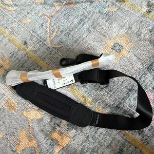 Authenticic Tumi Alpha Articulating Shoulder Strap - 1 1/2"